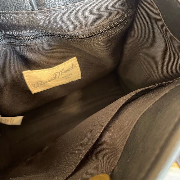 Universal Thread black handbag - Picture 3 of 3